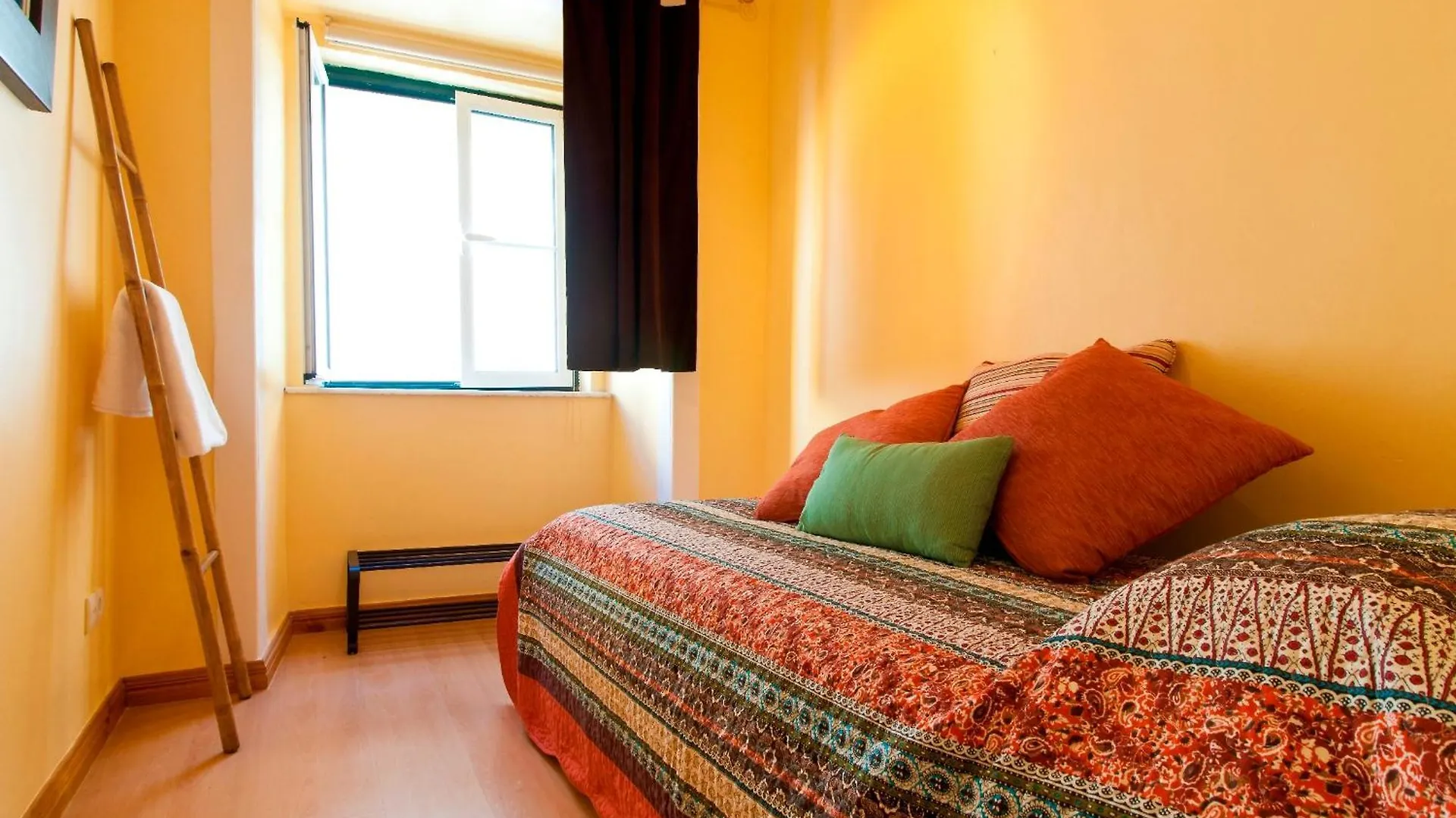 Central Apart In Vibrant Bairro Alto Lisbona Appartamento