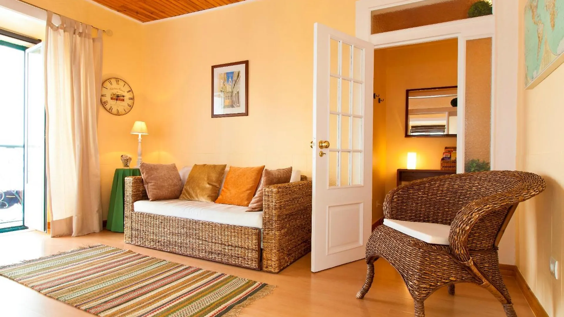 Appartamento Central Apart In Vibrant Bairro Alto Lisbona