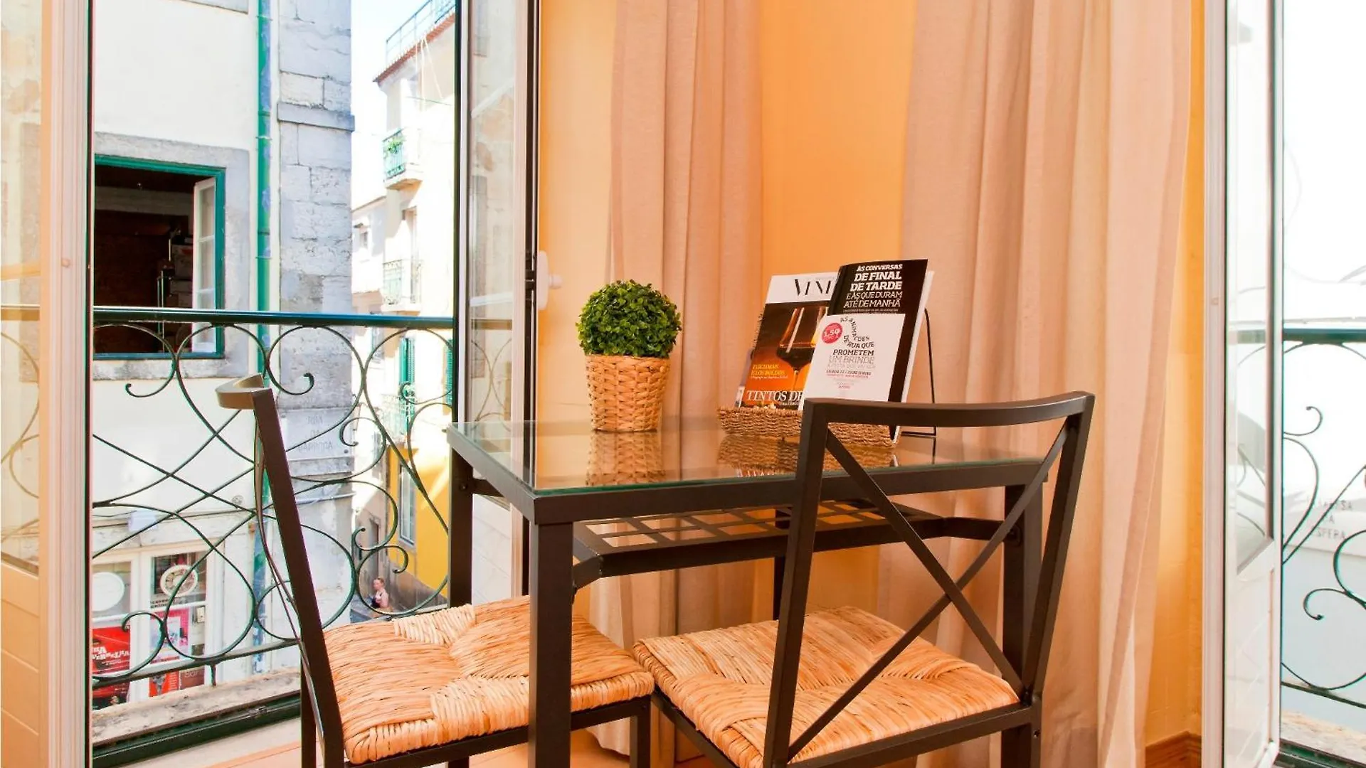 Central Apart In Vibrant Bairro Alto Lisbon