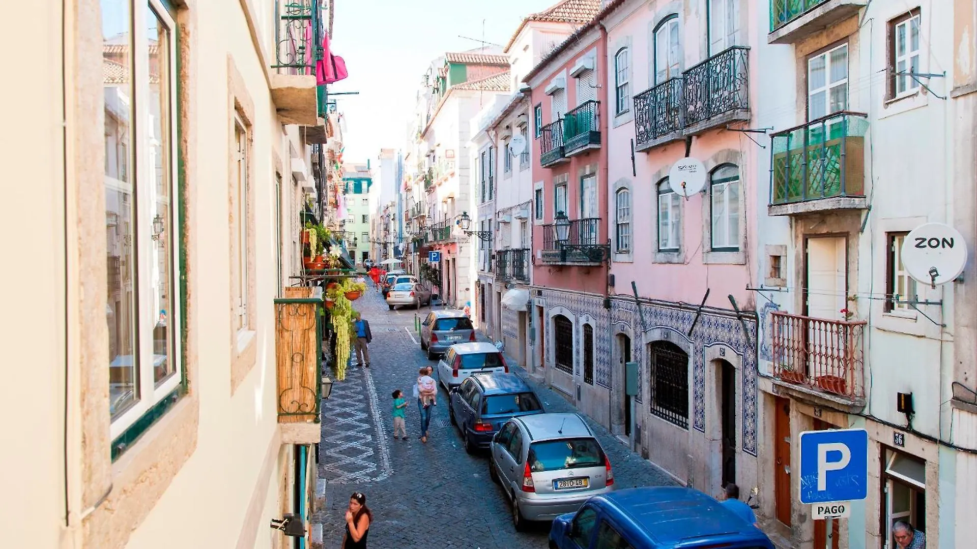 Central Apart In Vibrant Bairro Alto Lisbon